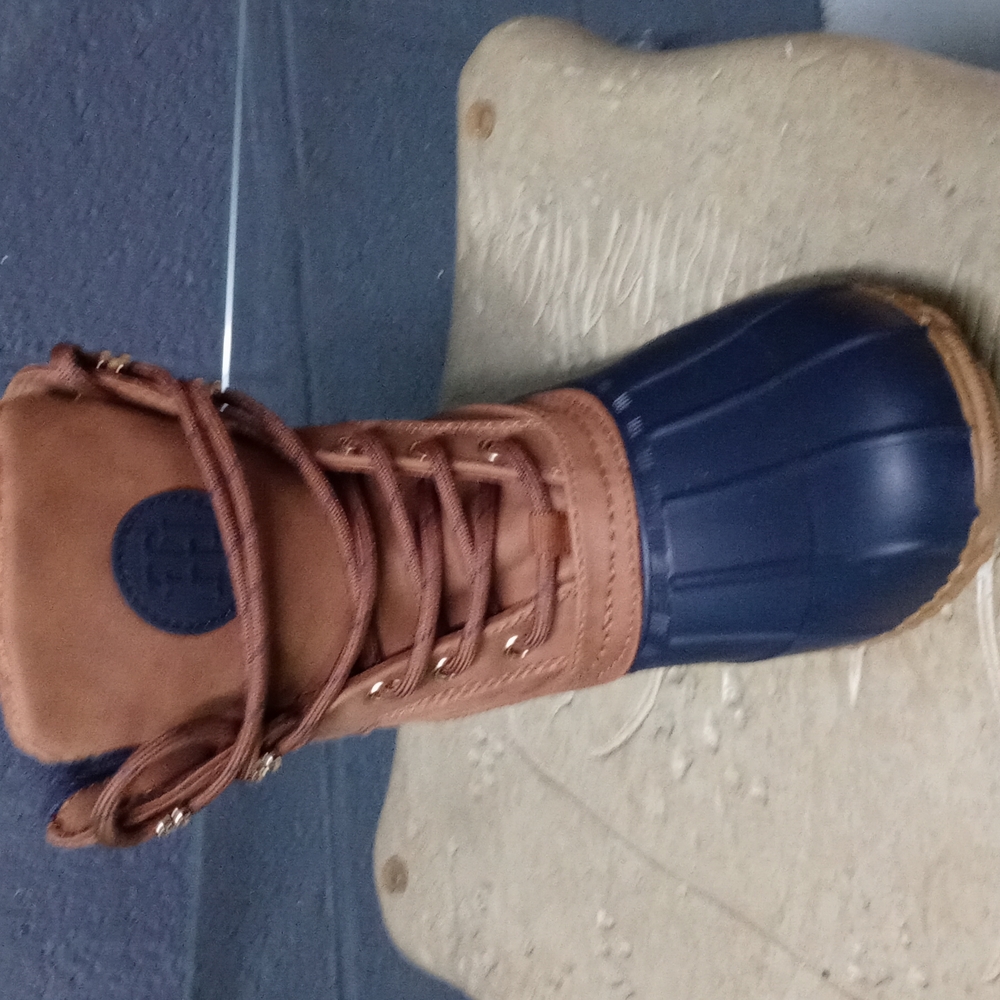 Women duck boots